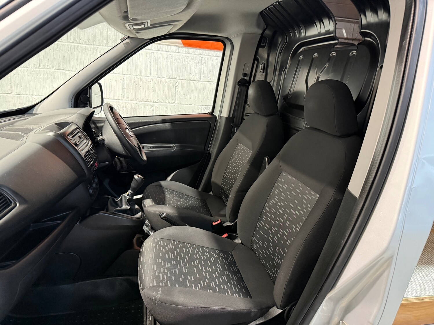 Used Vauxhall Combo 2015 for sale - 77297987: Photo 10