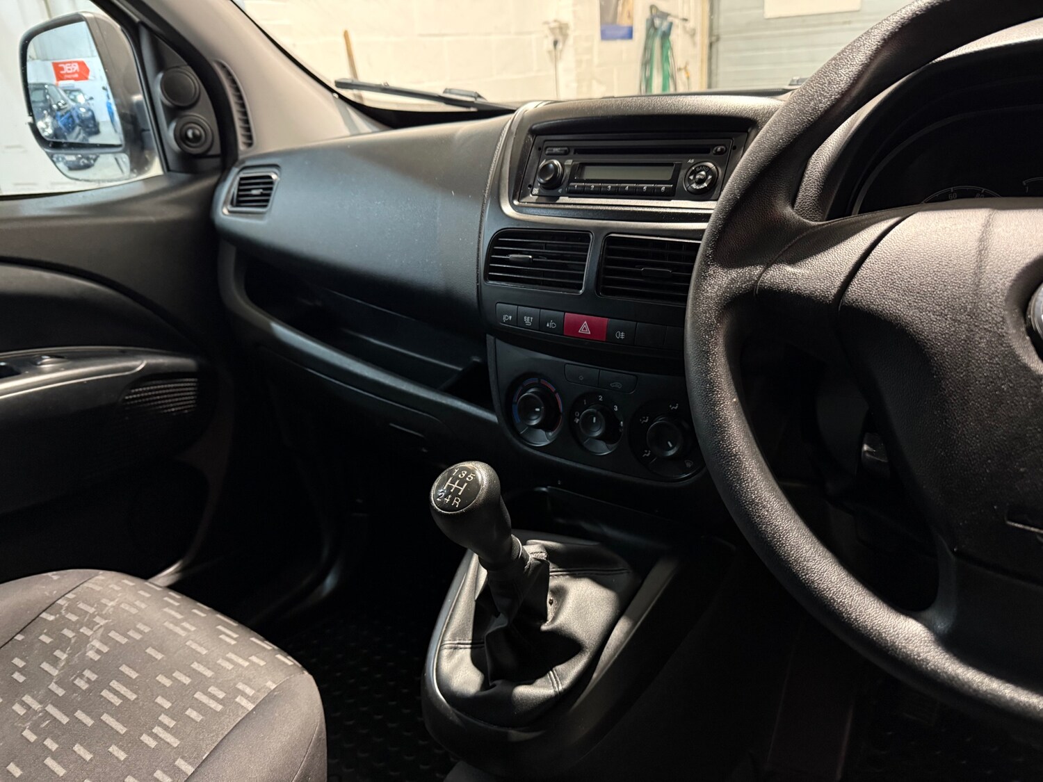 Used Vauxhall Combo 2015 for sale - 77297987: Photo 13