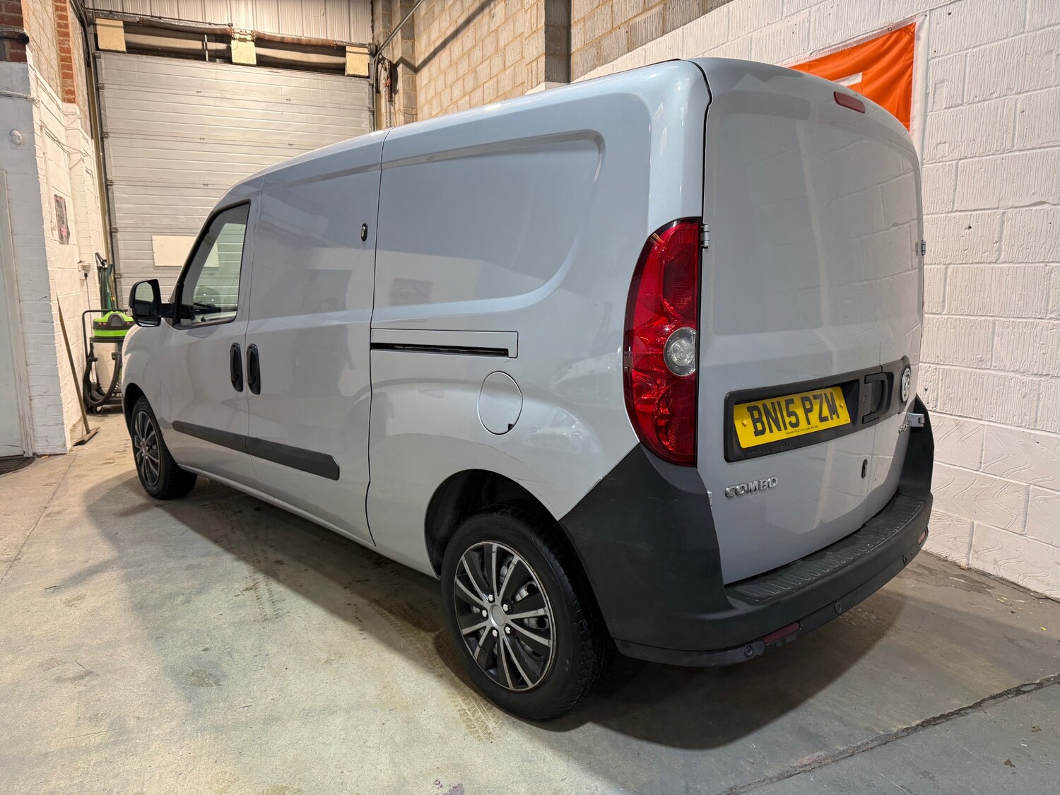 Used Vauxhall Combo 2015 for sale - 77297987: Photo 3