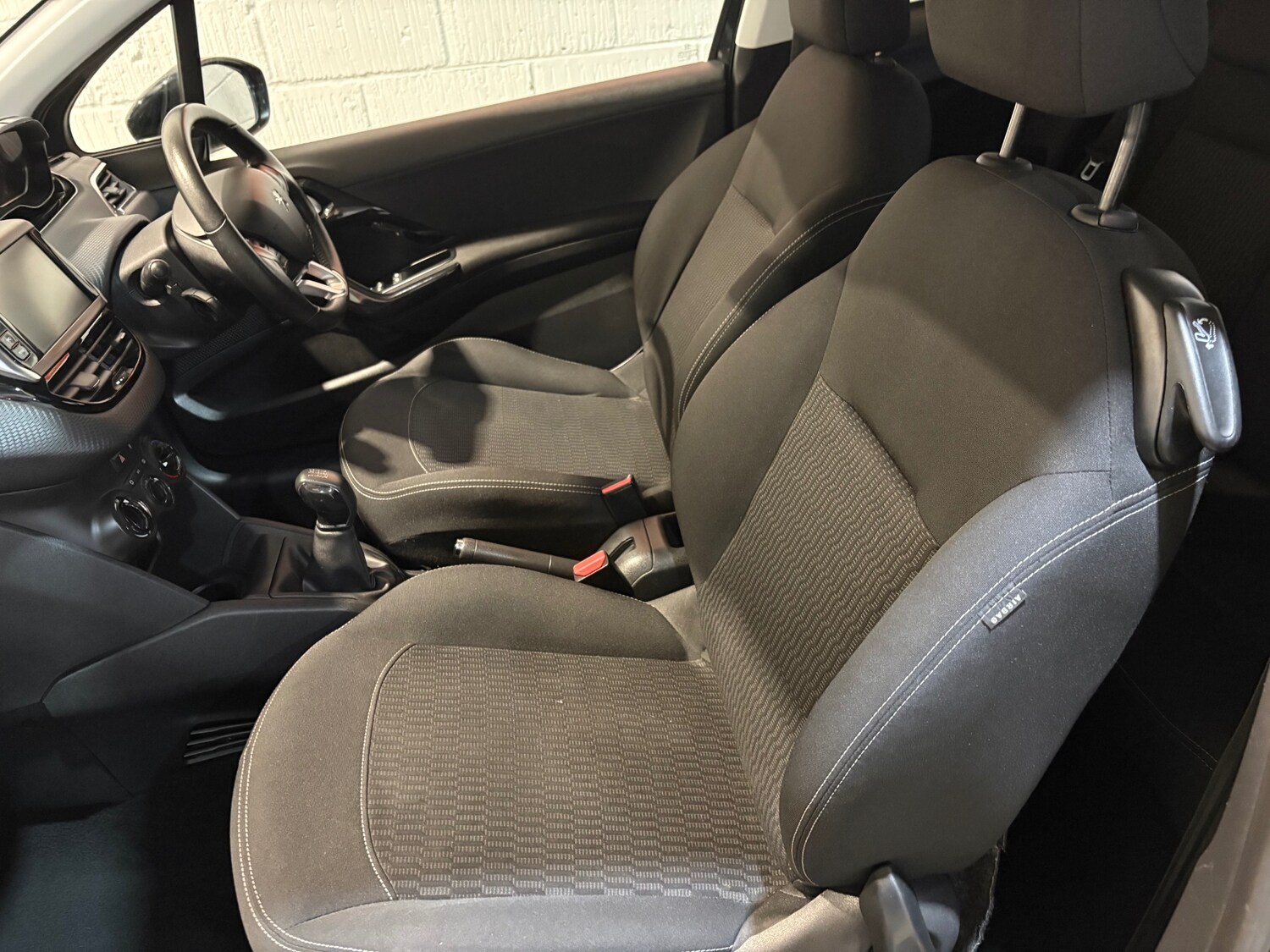 Used Peugeot 208 2018 for sale - 77086137: Photo 12