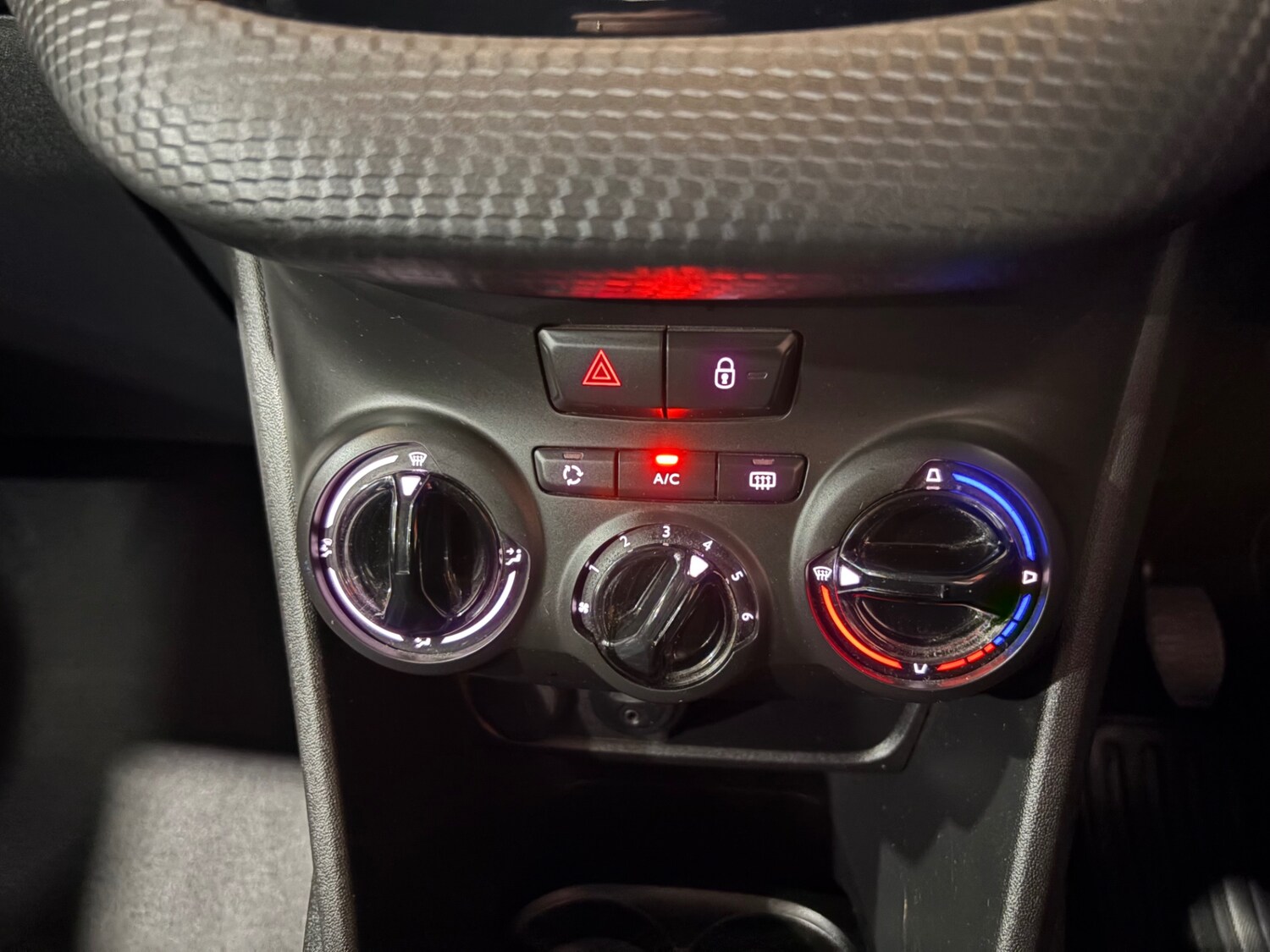 Used Peugeot 208 2018 for sale - 77086137: Photo 18