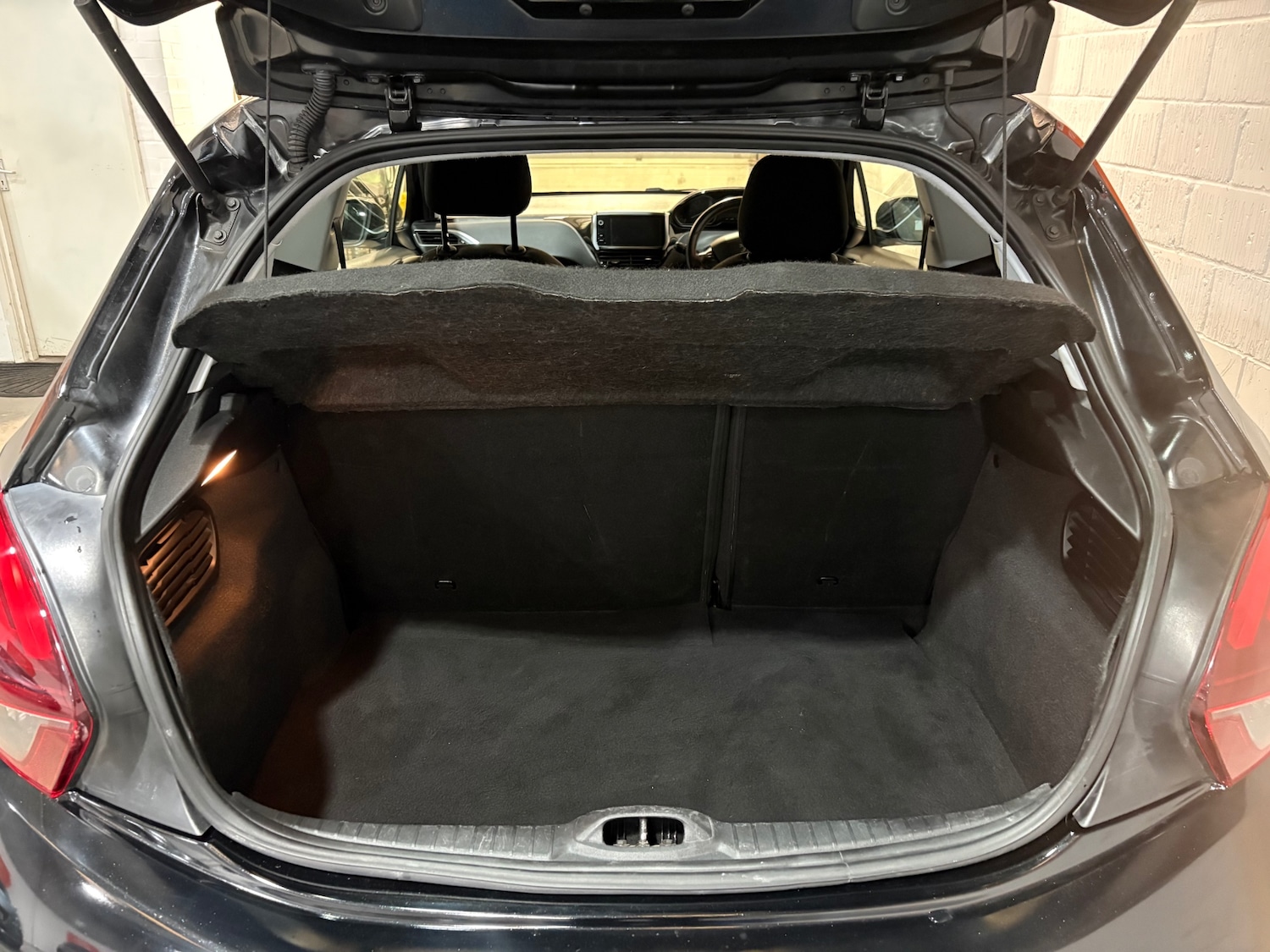 Used Peugeot 208 2018 for sale - 77086137: Photo 20