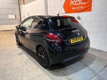 Used Peugeot 208 2018 for sale - 77086137: Photo