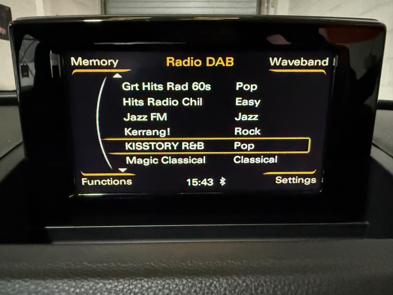 Used Audi Q3 2015 for sale - 77639637: Photo 16