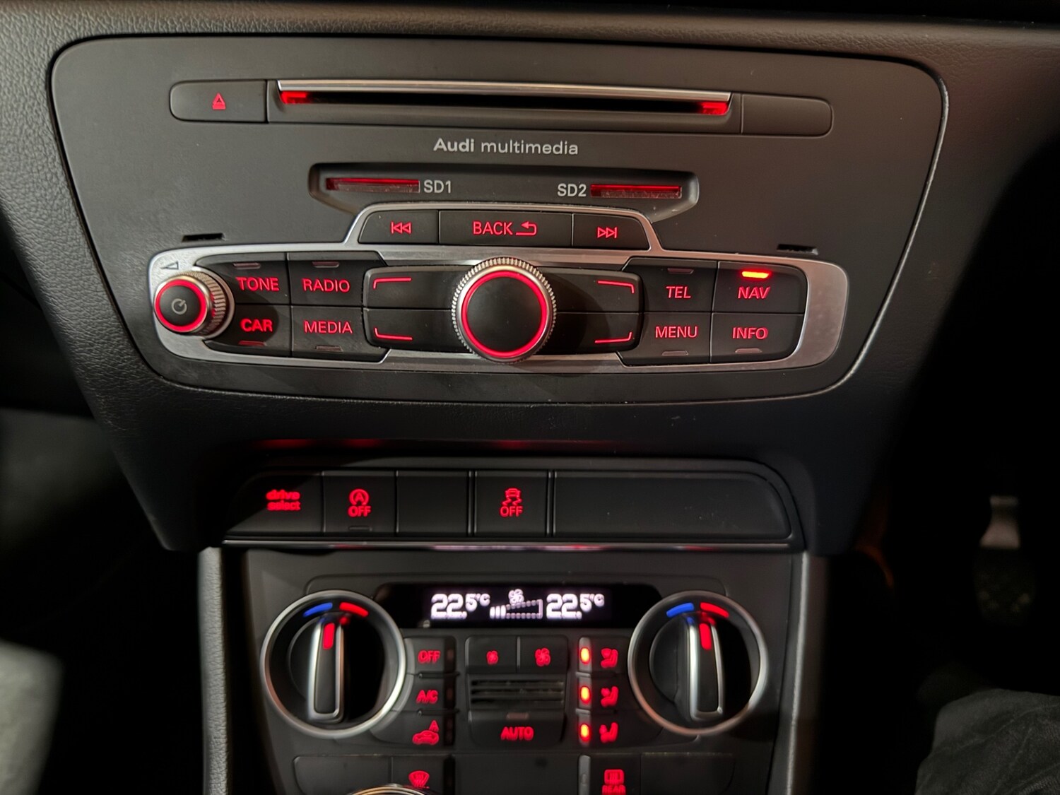 Used Audi Q3 2015 for sale - 77639637: Photo 17