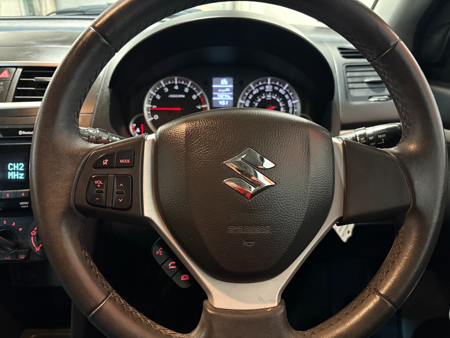 Used Suzuki Swift 2014 for sale - 76102215: Photo 13