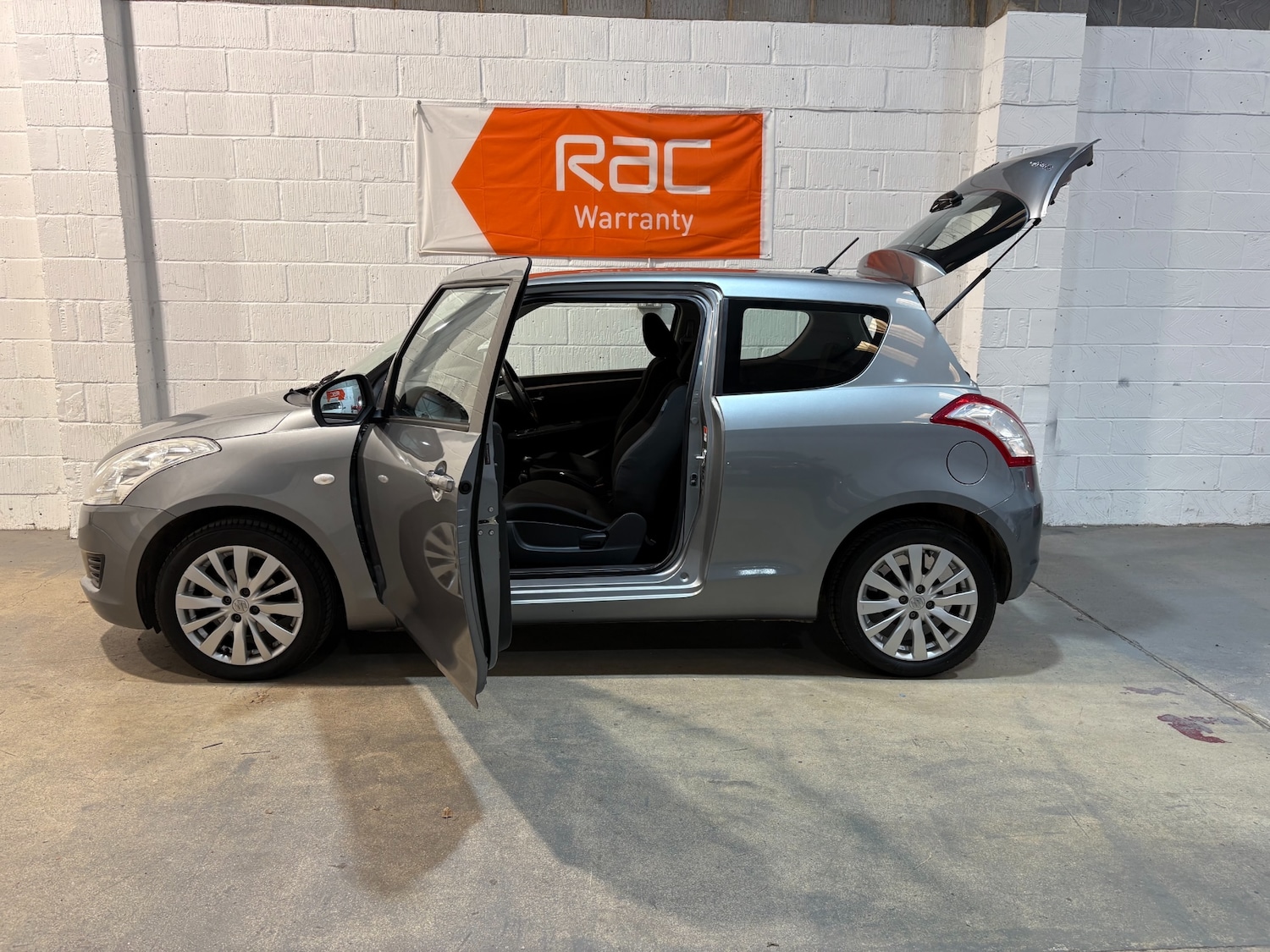 Used Suzuki Swift 2014 for sale - 76102215: Photo 8