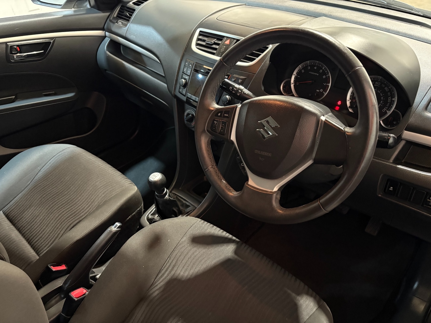 Used Suzuki Swift 2014 for sale - 76102215: Photo 9