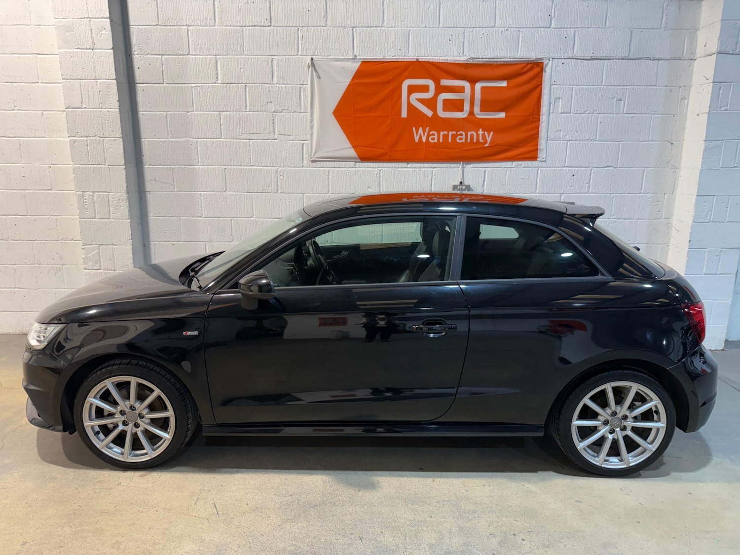 Used Audi A1 2016 for sale - 76181456: Photo 2