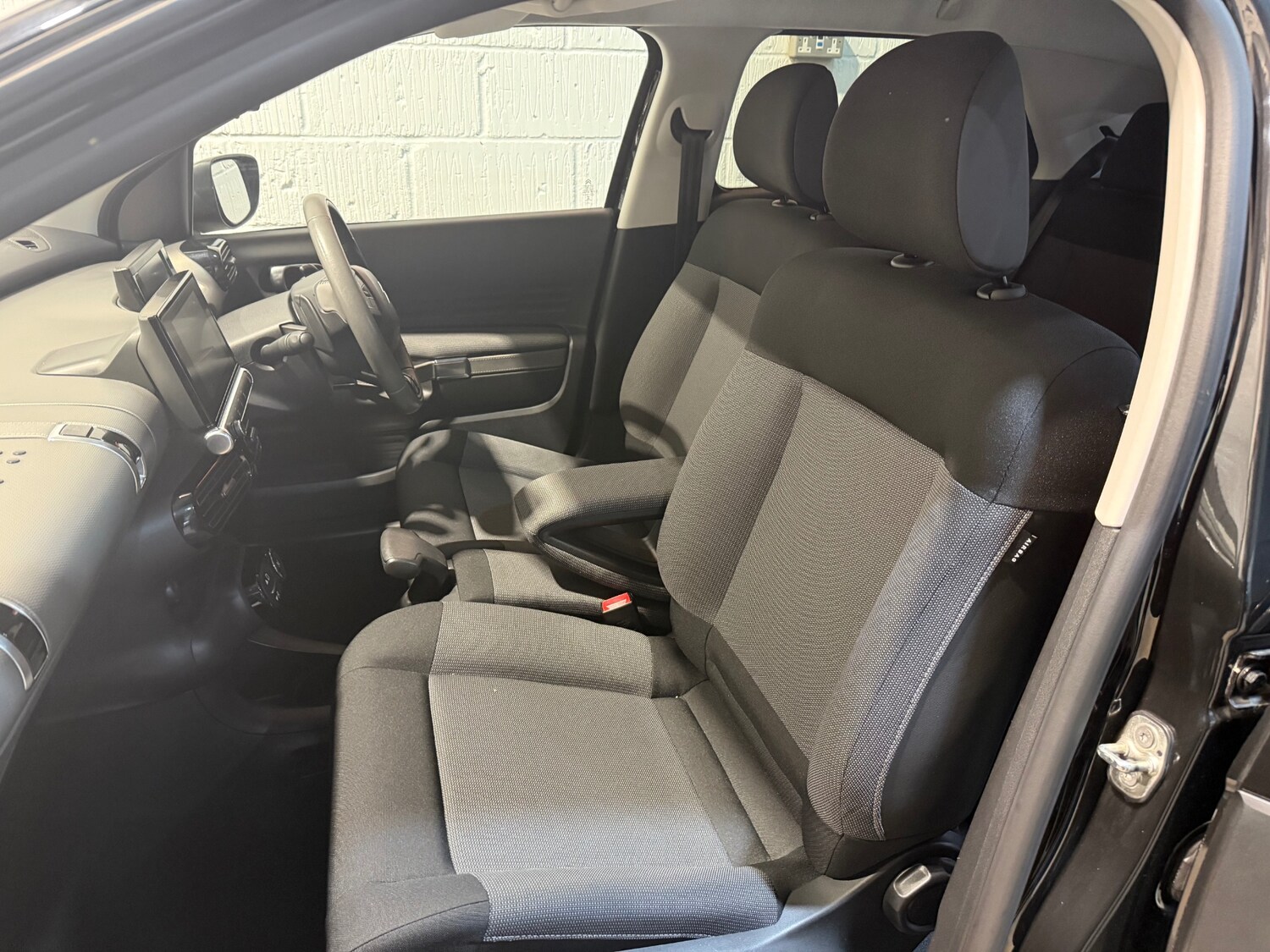 Used Citroen C4 Cactus 2017 for sale - 76948168: Photo 13