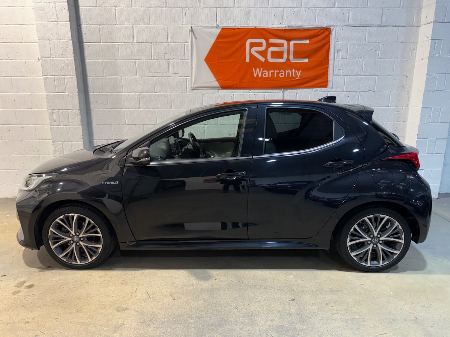 Used Toyota Yaris 2021 for sale - 77665393: Photo 2