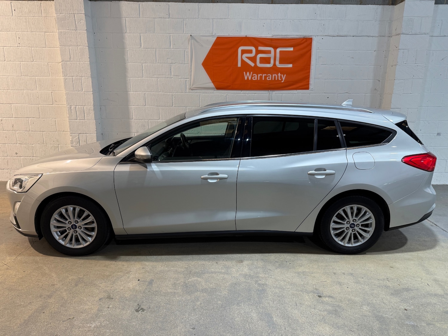 Used Ford Focus 2019 for sale - 76904954: Photo 2