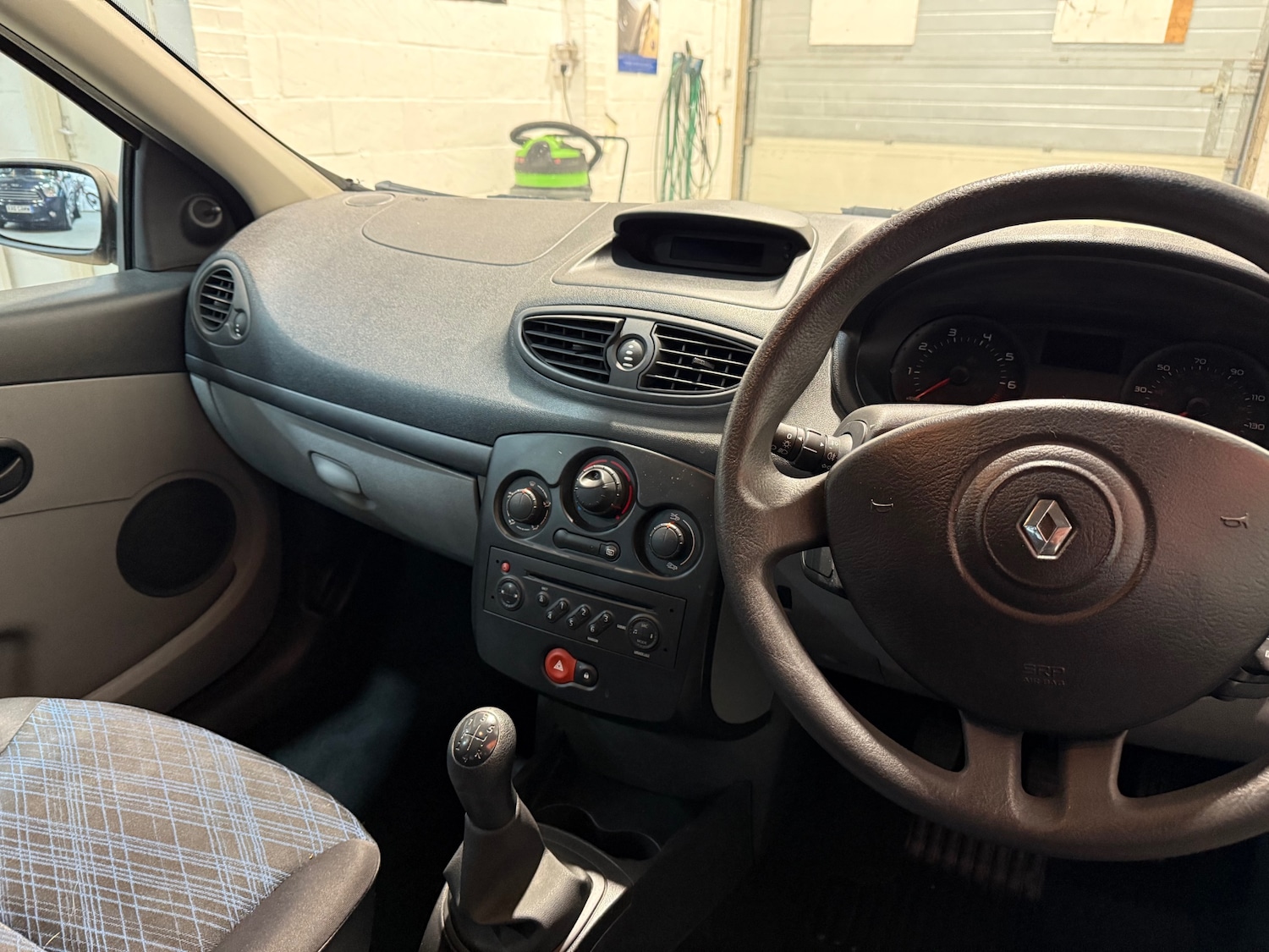 Used Renault Clio 2007 for sale - 76532156: Photo 10