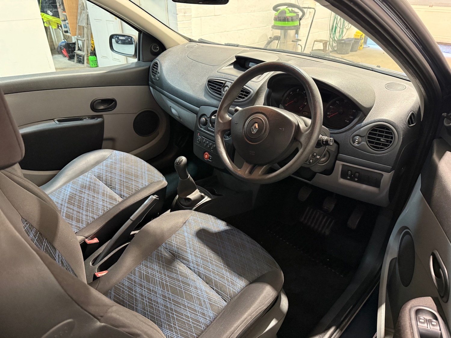 Used Renault Clio 2007 for sale - 76532156: Photo 9