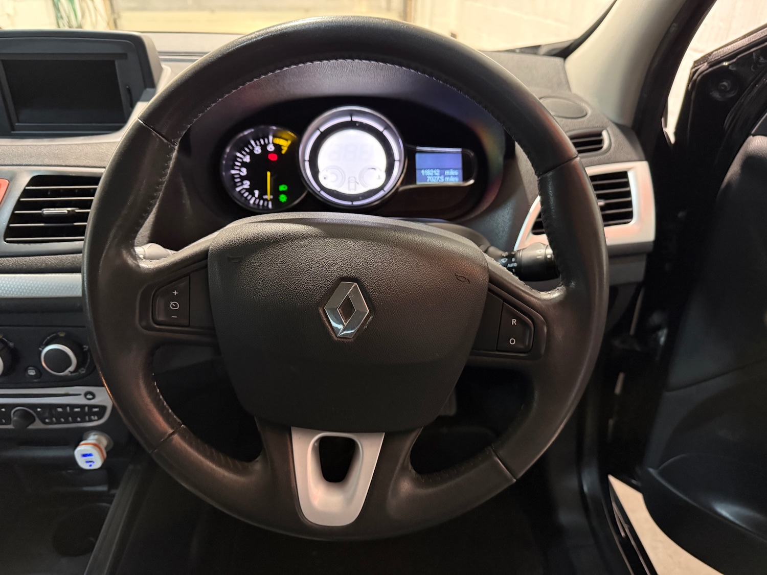 Used Renault Megane 2011 for sale - 77391770: Photo 11