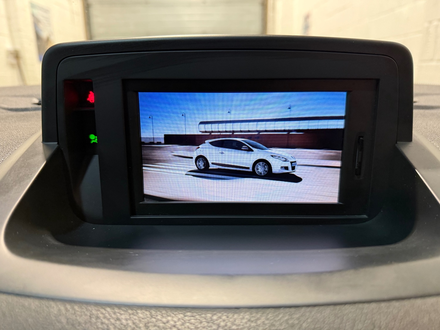 Used Renault Megane 2011 for sale - 77391770: Photo 18