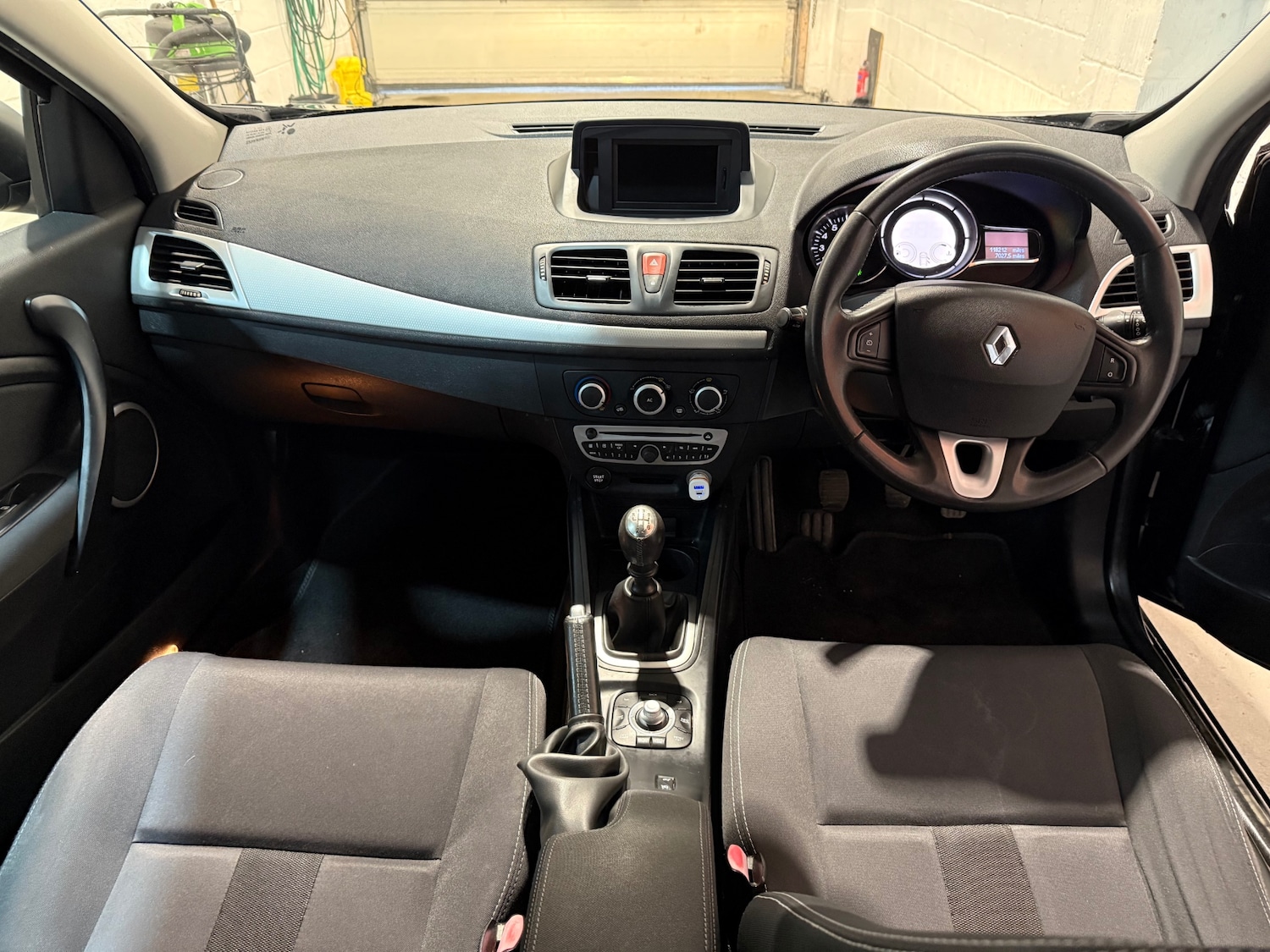 Used Renault Megane 2011 for sale - 77391770: Photo 9