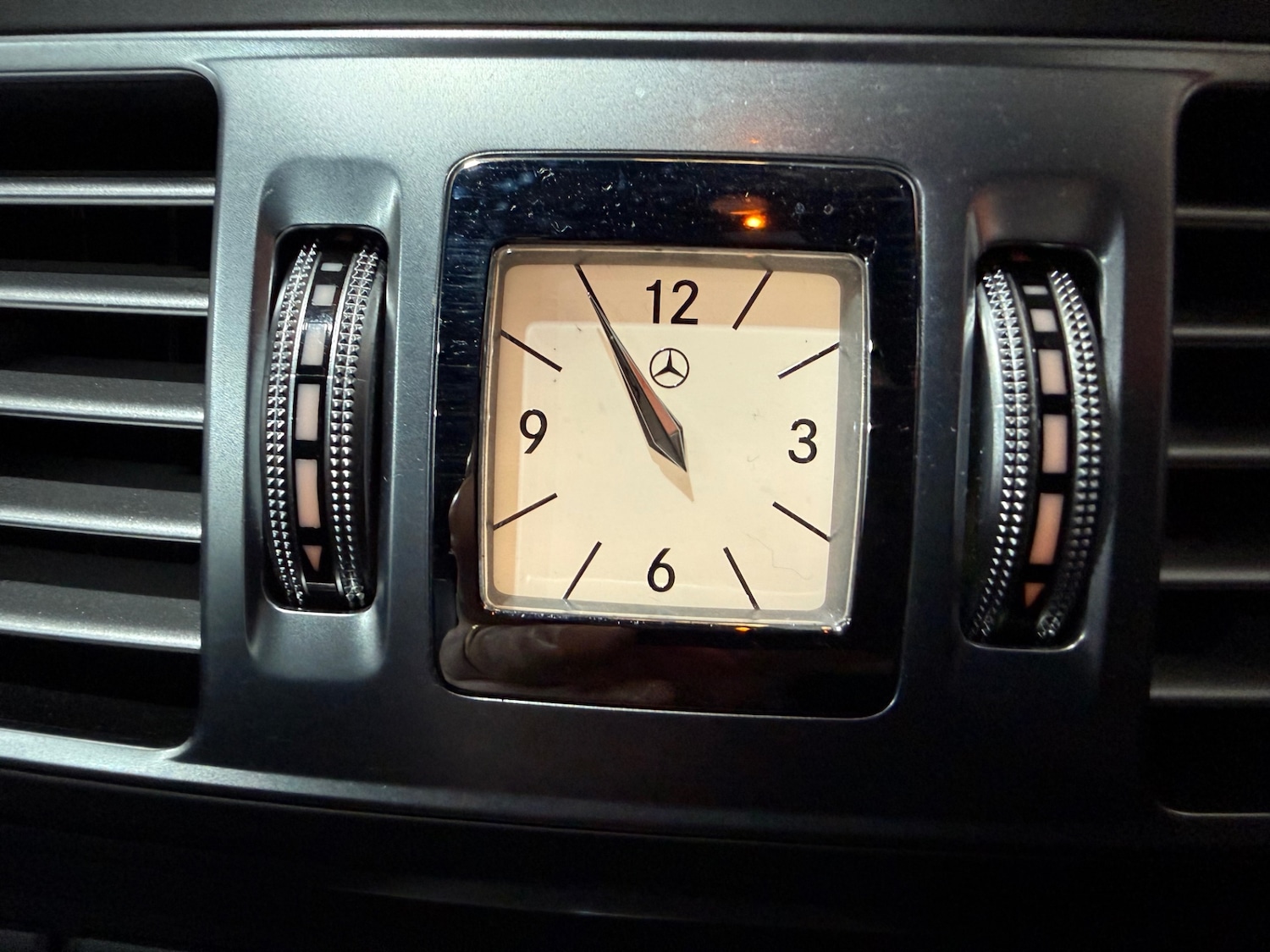 Used Mercedes-Benz E Class 2015 for sale - 77282796: Photo 20