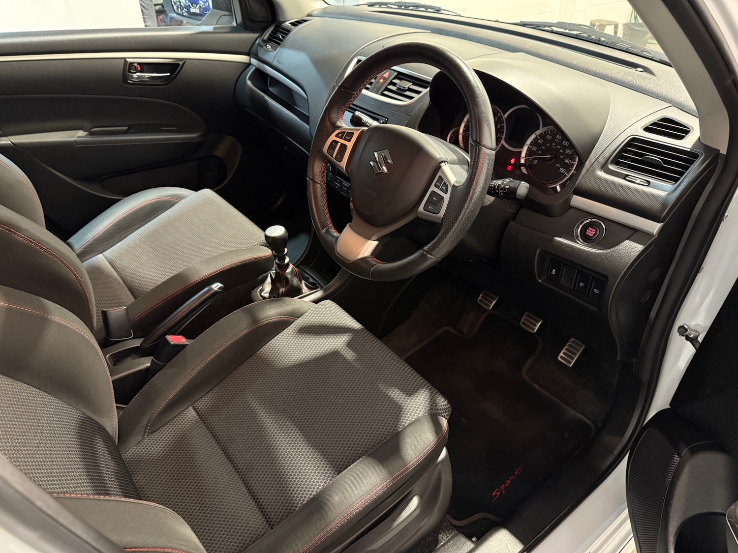 Used Suzuki Swift 2014 for sale - 76832881: Photo 10