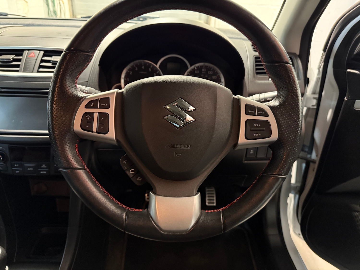 Used Suzuki Swift 2014 for sale - 76832881: Photo 11