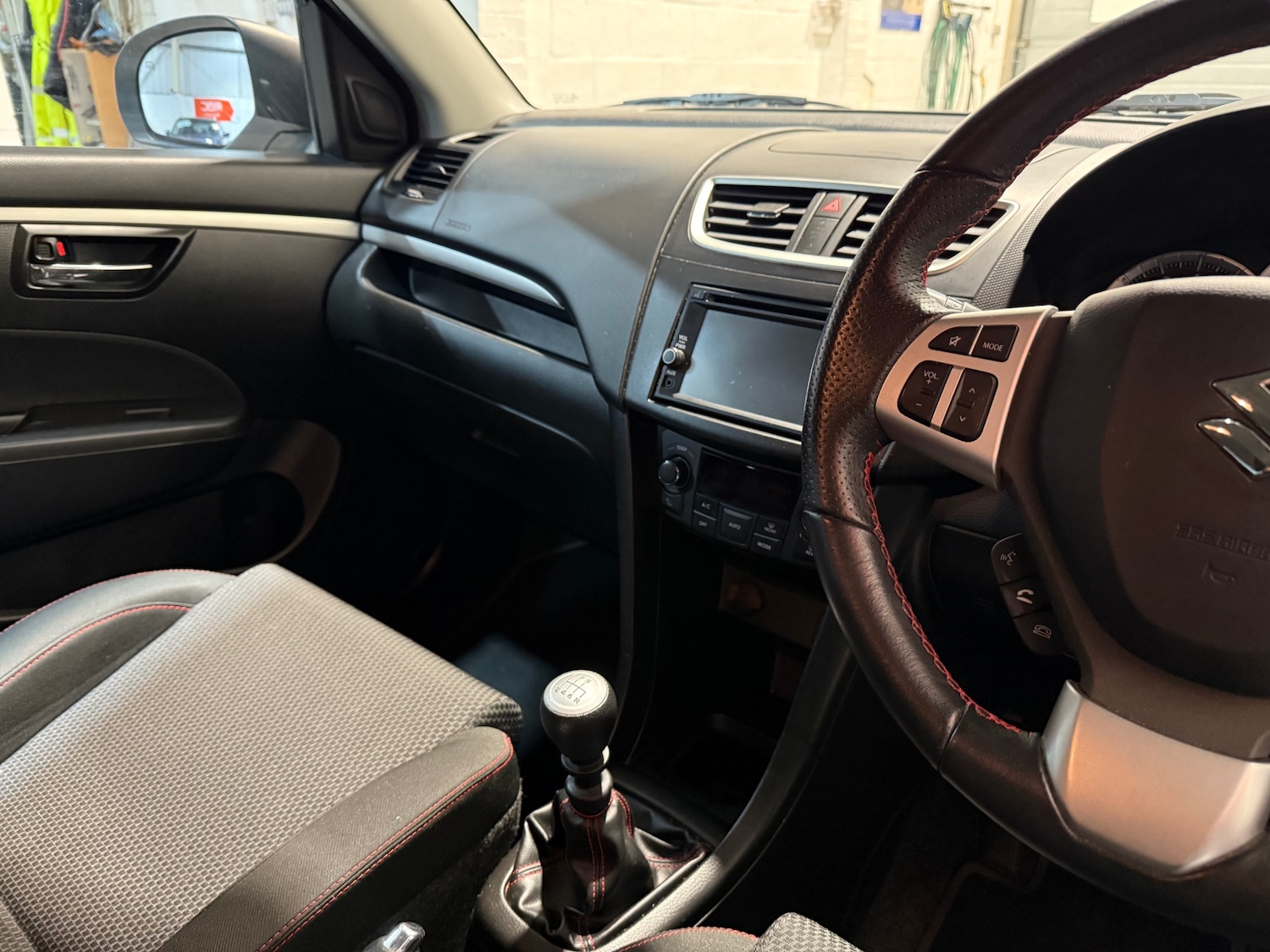 Used Suzuki Swift 2014 for sale - 76832881: Photo 12