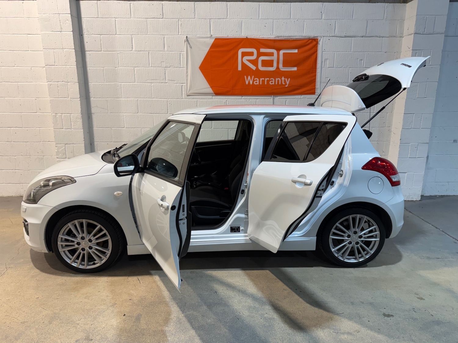 Used Suzuki Swift 2014 for sale - 76832881: Photo 7