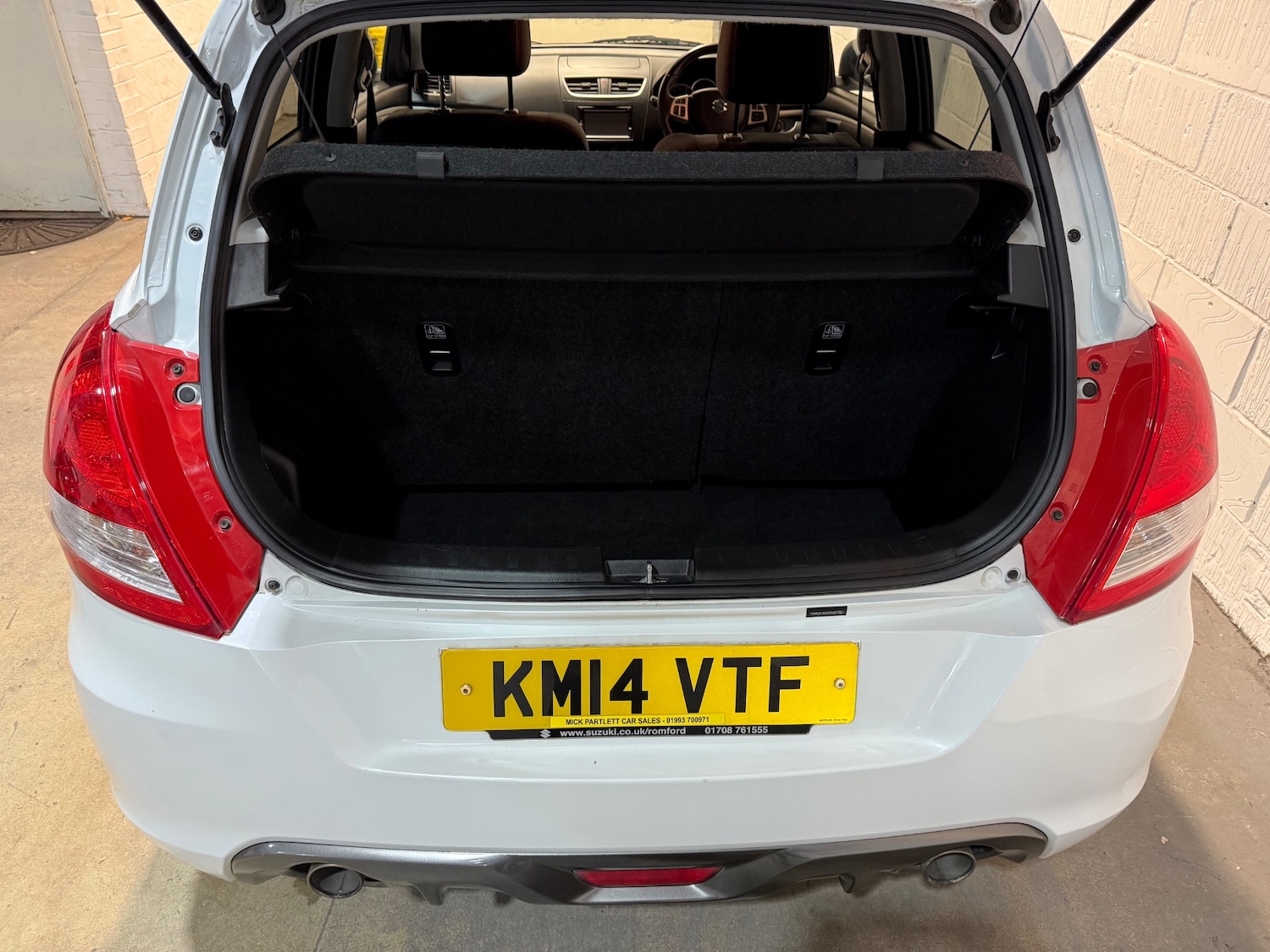 Used Suzuki Swift 2014 for sale - 76832881: Photo 8