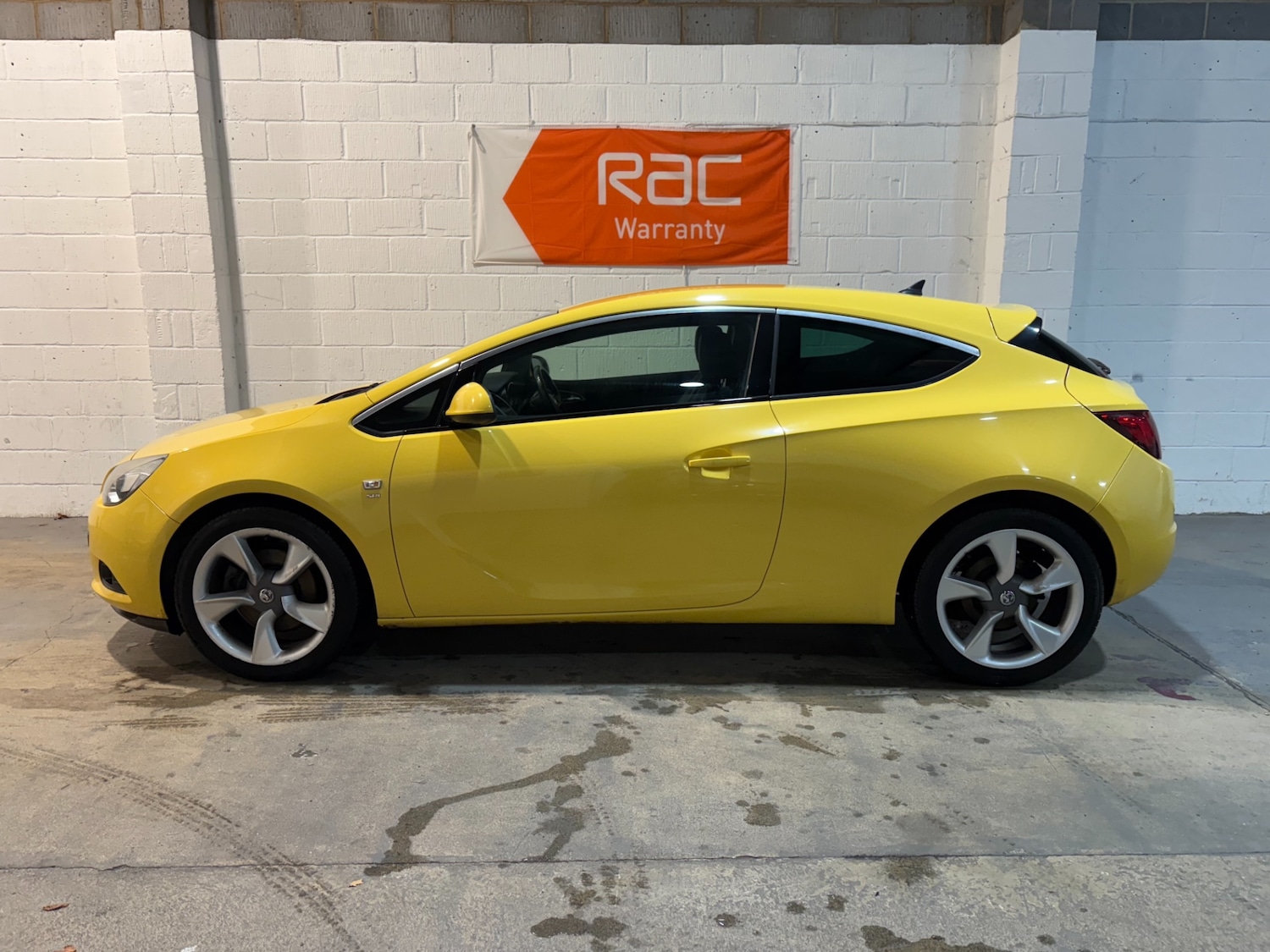 Used Vauxhall Astra GTC 2014 for sale - 76650339: Photo 2