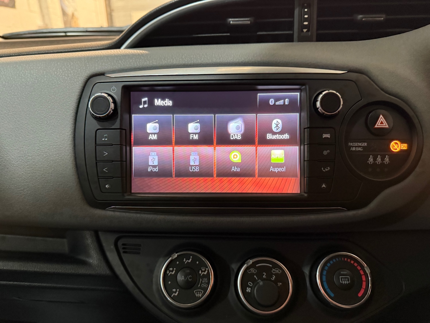 Used Toyota Yaris 2016 for sale - 76341121: Photo 19