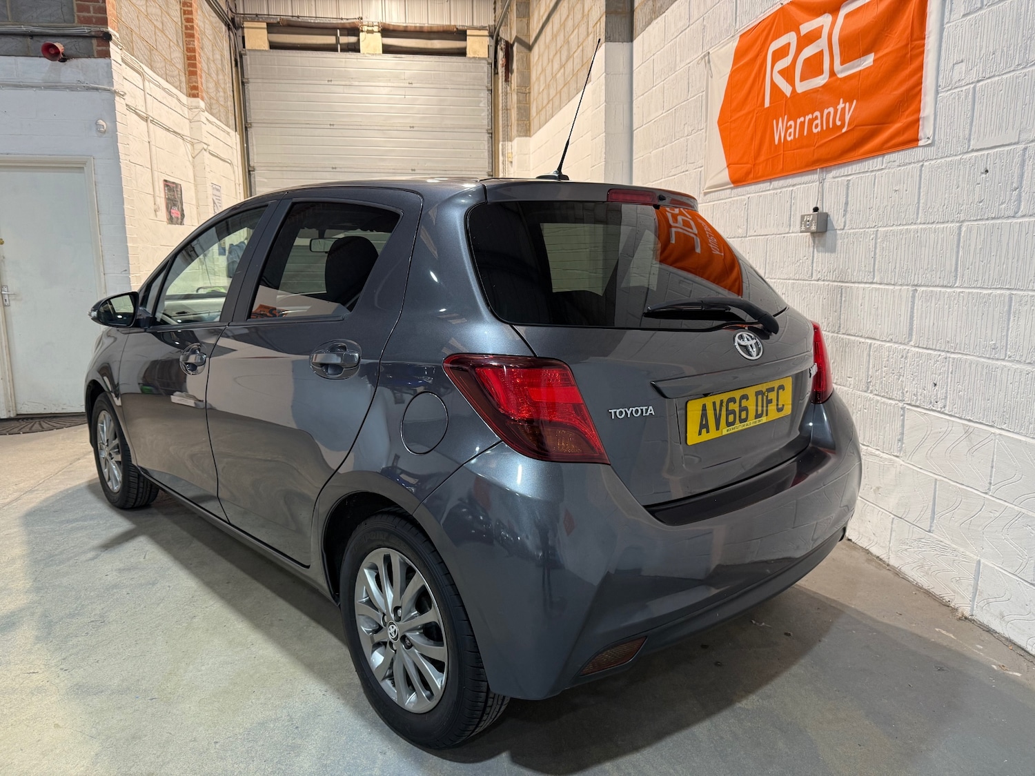 Used Toyota Yaris 2016 for sale - 76341121: Photo 3