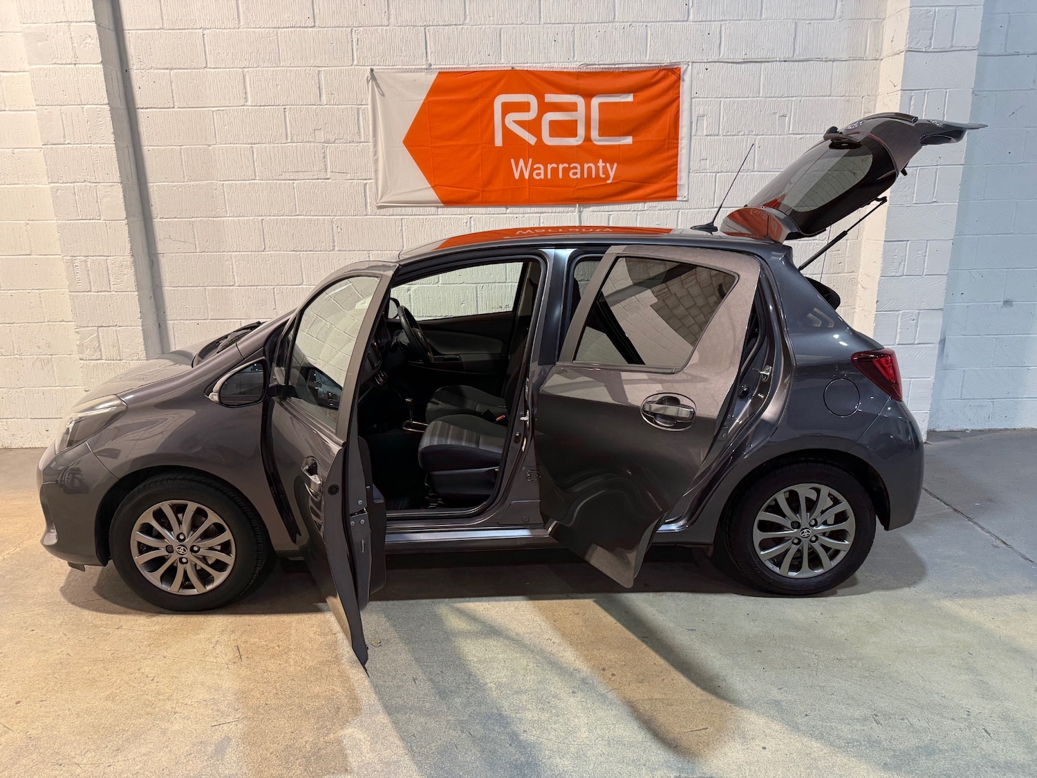 Used Toyota Yaris 2016 for sale - 76341121: Photo 7