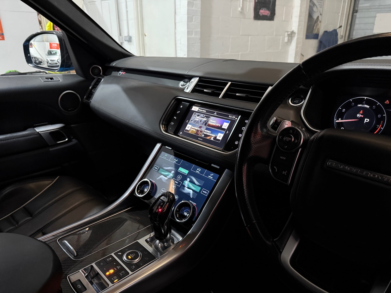 Used Land Rover Range Rover Sport 2016 for sale - 76352451: Photo 10