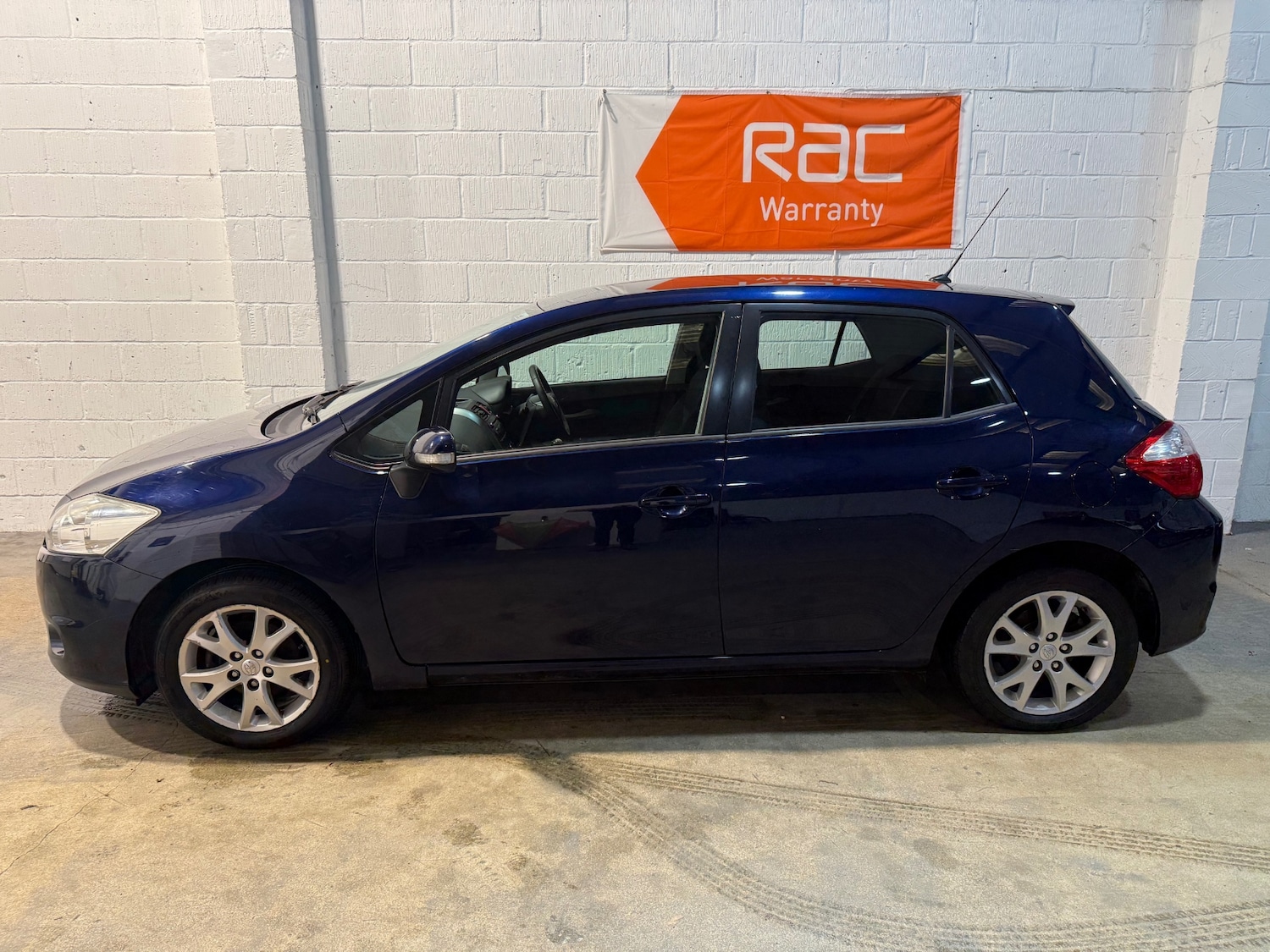 Used Toyota Auris 2011 for sale - 77461269: Photo 2
