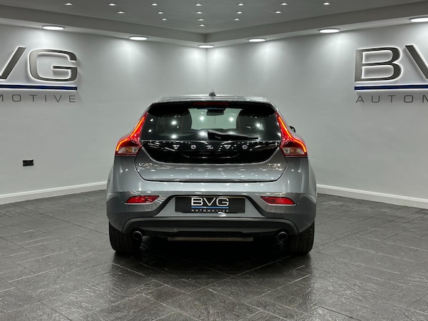 Used Volvo V40 2017 for sale - 75757265: Photo 11