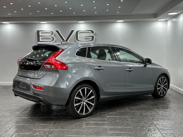 Used Volvo V40 2017 for sale - 75757265: Photo 12