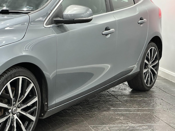 Used Volvo V40 2017 for sale - 75757265: Photo 17