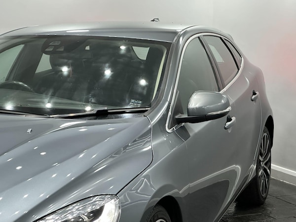Used Volvo V40 2017 for sale - 75757265: Photo 18