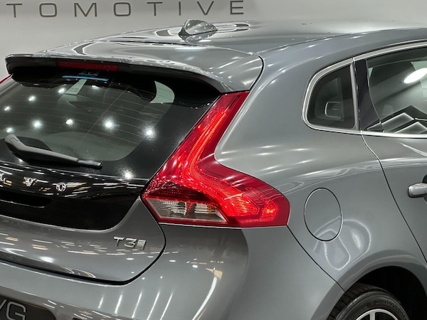 Used Volvo V40 2017 for sale - 75757265: Photo 22