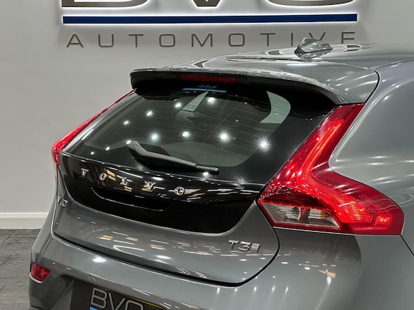 Used Volvo V40 2017 for sale - 75757265: Photo 24