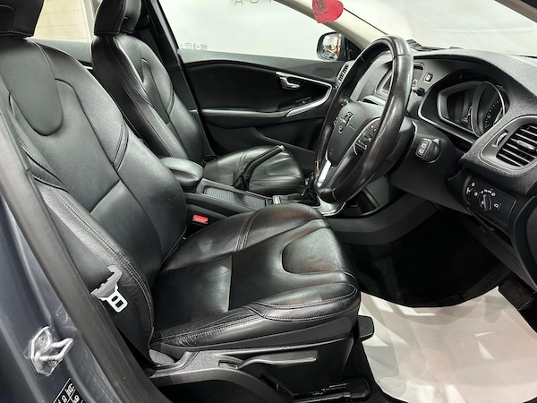 Used Volvo V40 2017 for sale - 75757265: Photo 29
