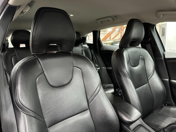 Used Volvo V40 2017 for sale - 75757265: Photo 31