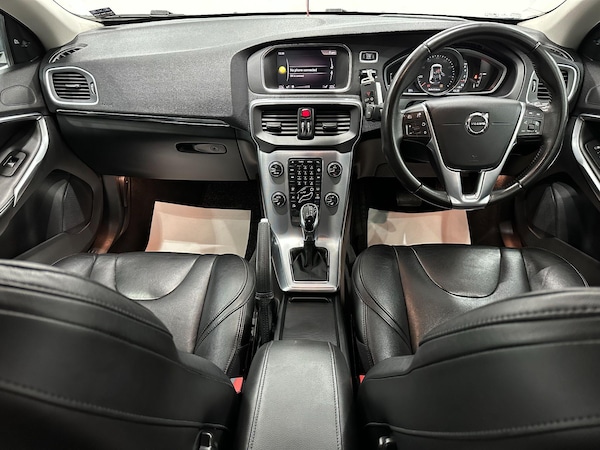 Used Volvo V40 2017 for sale - 75757265: Photo 32