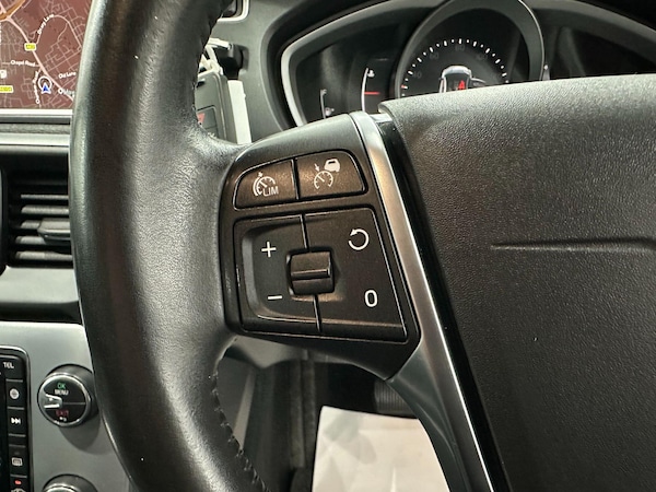 Used Volvo V40 2017 for sale - 75757265: Photo 33