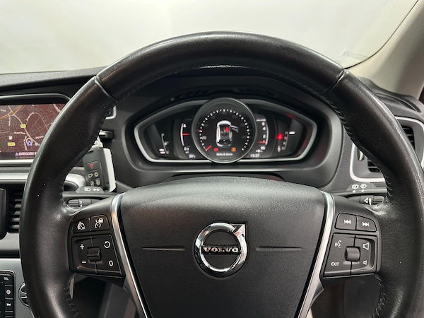 Used Volvo V40 2017 for sale - 75757265: Photo 35