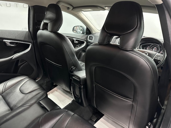 Used Volvo V40 2017 for sale - 75757265: Photo 49