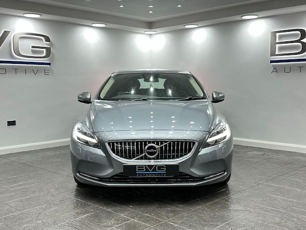 Used Volvo V40 2017 for sale - 75757265: Photo 5