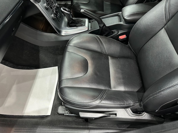 Used Volvo V40 2017 for sale - 75757265: Photo 61