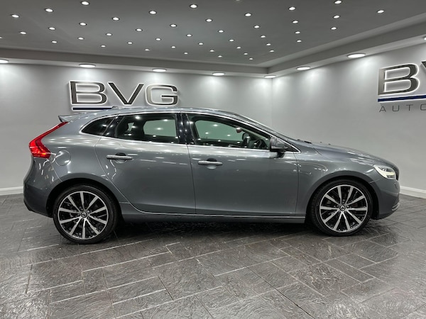 Used Volvo V40 2017 for sale - 75757265: Photo 8