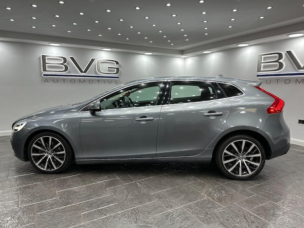 Used Volvo V40 2017 for sale - 75757265: Photo 9