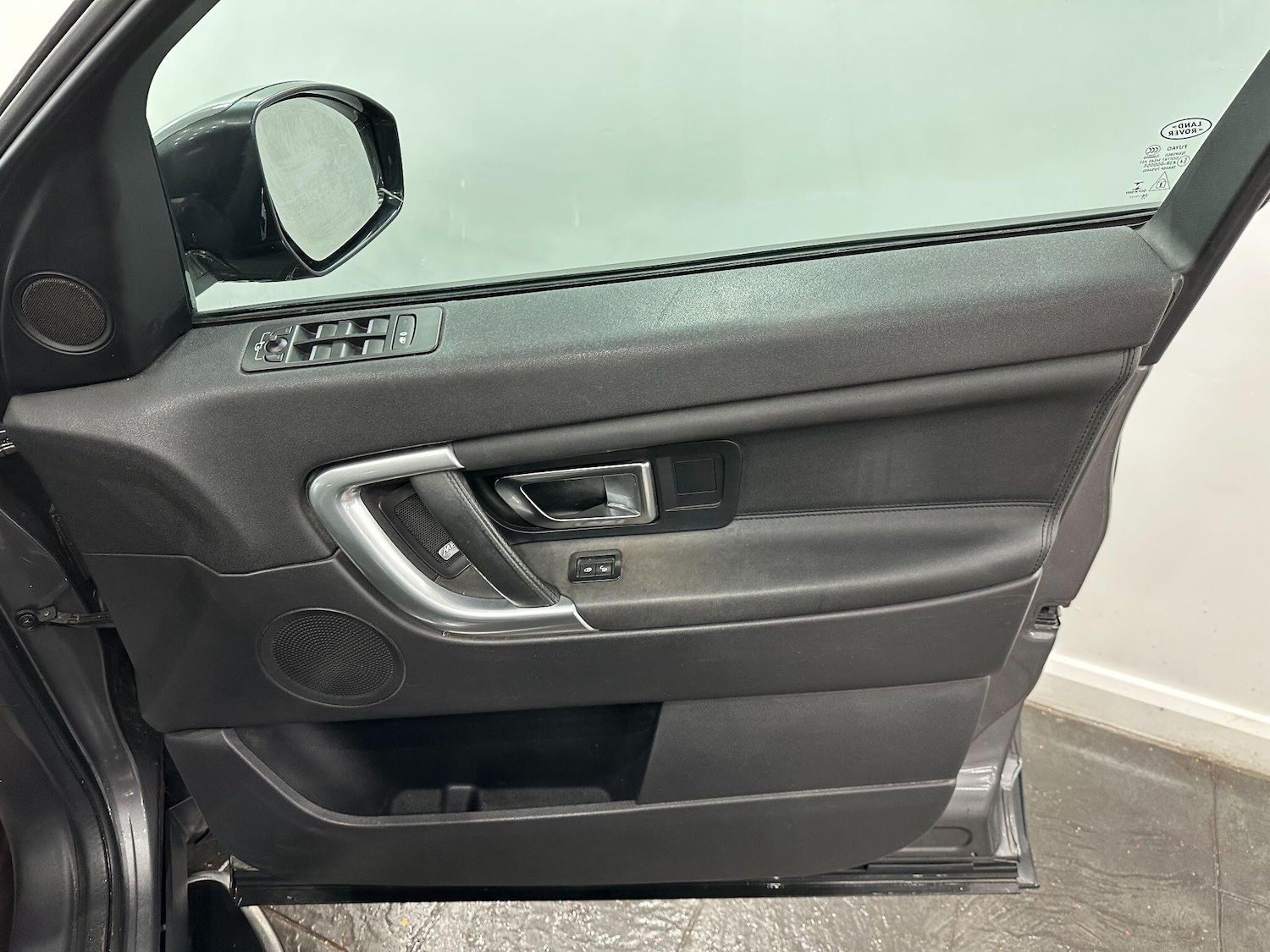 Used Land Rover Discovery Sport 2016 for sale - 76886159: Photo 28